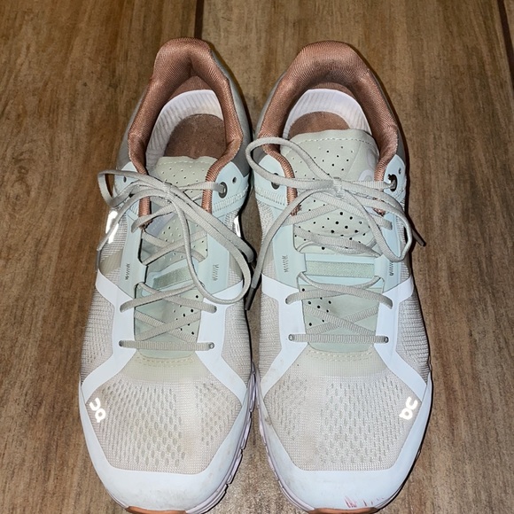 On Cloud Flow Running Shoes Aloe White 9.5M - Picture 2 of 8